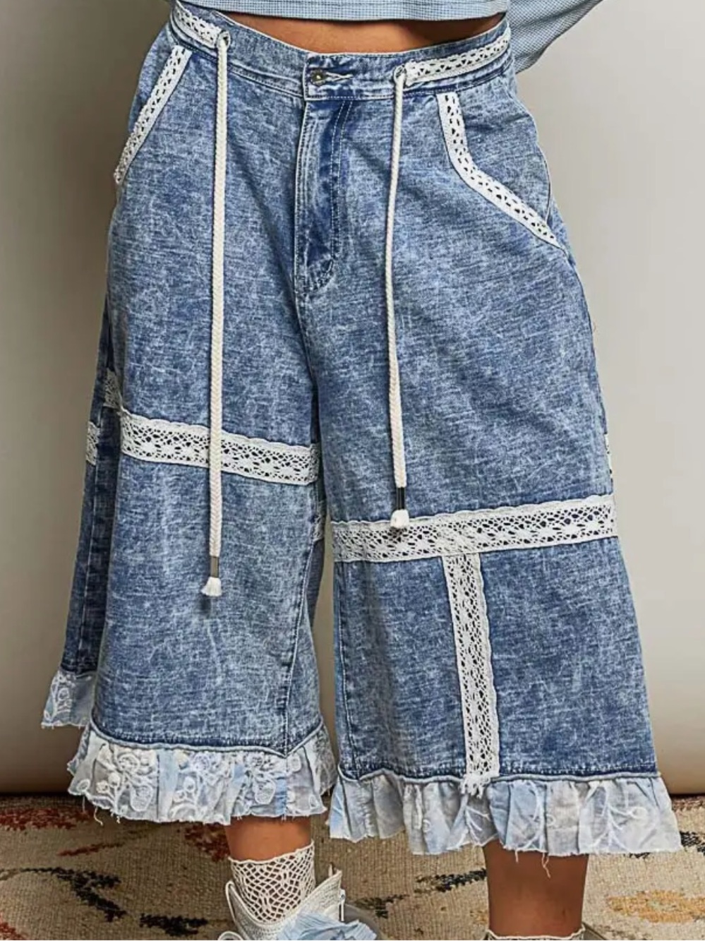 Vintage Washing Lace-Ruffle Back Elastic Band Wide Jorts